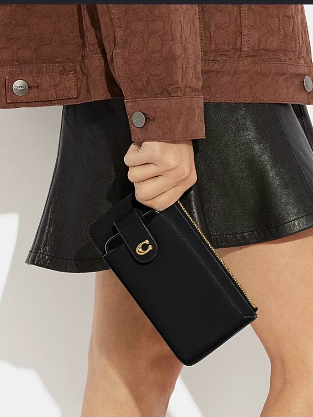 Coach Leather Zip-Around Wallet Logo Tab Gold-Tone Hardware Credit Card
